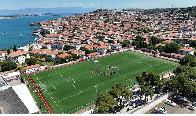 Ayvalık'ta 19 Mayıs Coşkusu: Binlerce Kişi Bayramı Kutladı
