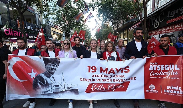 Bakırköy'de 19 Mayıs Coşkusu: Binlerce Kişi Atatürk'ün Gençliğe Hitabesi'ni Okudu