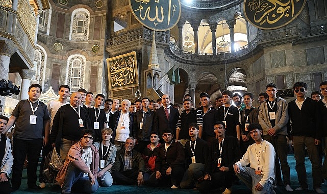 Konya'dan İstanbul'a Genç Seyyah: Başkan Altay Öğrencilerle Buluştu