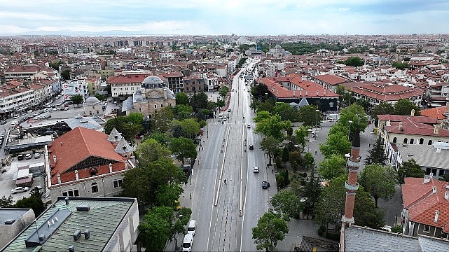 Konya'da Tarihi Aks Yenileniyor: Başkan Altay Mevlana Caddesi'ndeki Çalışmaları Yerinde İnceledi