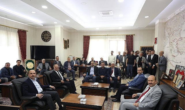 Konya Büyükşehir Belediye Başkanı Altay, Sarayönü'nde Vatandaşlarla Buluştu