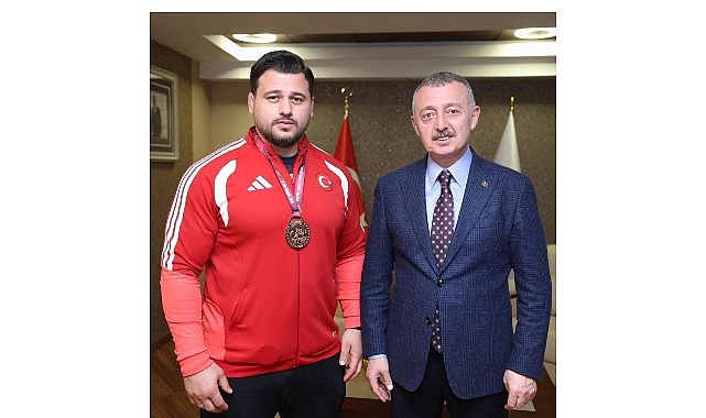 Taha Akgül ve Rıza Kayaalp'ten Başkan Büyükakın'a Ziyaret