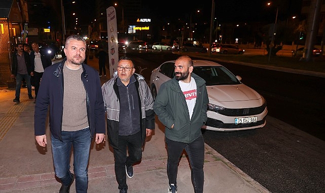 Buca'da Gece Asfalt Seferberliği: Başkan Duman Sahada İşçilere Moral Verdi
