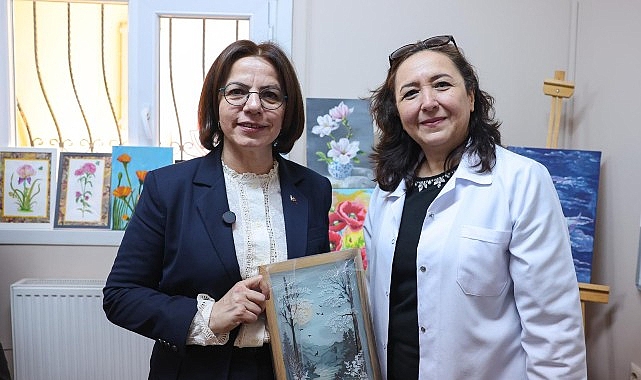 Maltepe Belediye Başkanı Köymen, Anneler Günü'nde Altın Yıllar Yaşam Merkezi'nde Annelerle Buluştu
