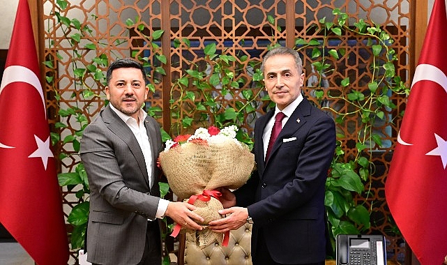 Nevşehir'de Yeni Vali Kök'e Belediye Başkanı Arı'dan Anlamlı Ziyaret