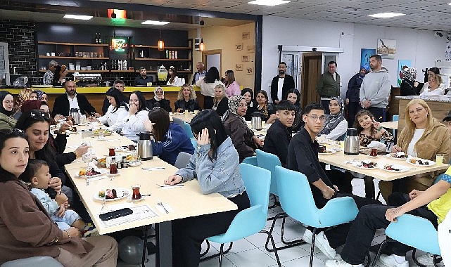 Beyaz Kalpler’den 14-18 yaş arası gençlere meslek ve umut: Mezuniyet coşkusu