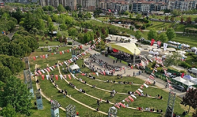 Beylikdüzü'nde 5. Kırlangıç Gençlik Festivali Coşkuyla Başladı: Spor, Müzik ve Söyleşiler 19 Mayıs'a Kadar Sürecek