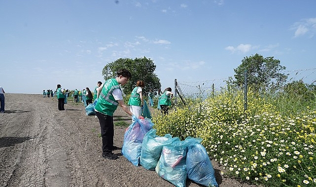 Beylikdüzü'nde Öğrencilerden Sahil Temizliği: Doğaya Destek Eli