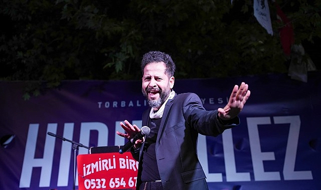 Torbalı'da Hıdırellez Coşkusu: Binlerce Kişi Ateşten Atladı, Gece Müzikle Şenlendi