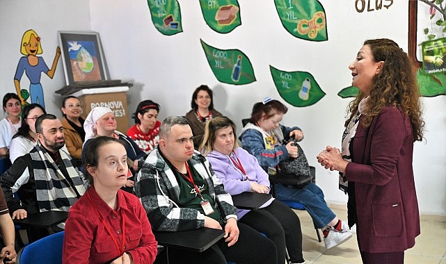 Bornova'da Down Sendromlu Bireyler Doğa İçin Kompost ve Sanat Atölyesinde Buluştu