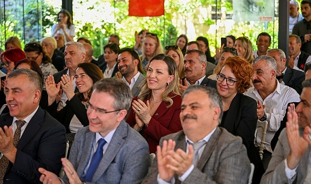 Bornova Muhtarlar Akademisi'nden 45 Mahalle Muhtarına Sertifika: Türkiye'ye Örnek Model