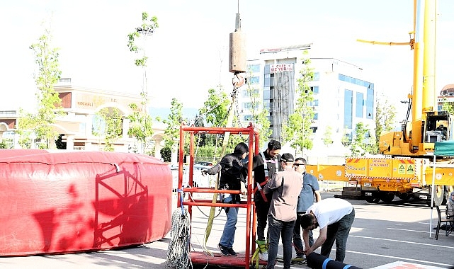 EnFest'te Bungee Jumping Heyecanı: Gençler Metrelerce Yükseklikten Boşluğa Atladı
