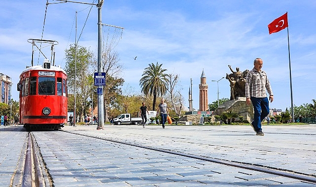 Antalya'da 19 Mayıs'ta Toplu Ulaşım Ücretsiz: Tramvay ve Raylı Sistem Dahil