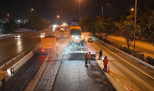 Antalya'da İller Bankası Kavşağı'na Gece Seferberliği: Sıcak Asfalt Yenilemesi Tamamlandı