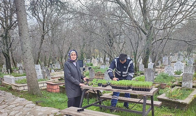 Antalya'da mezarlıklar bayrama hazır: Ücretsiz ring seferleri 4 gün boyunca devam edecek