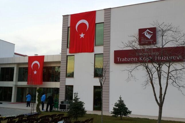 81 İlde Yaşlı Bakımda Yeni Dönem: Huzurevi Yönetmeliği Resmi Gazete'de