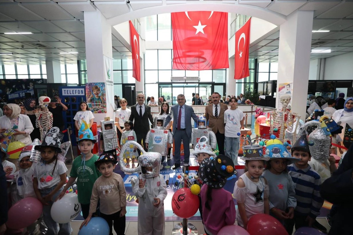 Çayırova'da Bilim Şenliği Kapılarını Açıyor: 4 Gün Sürecek Keşif Yolculuğu