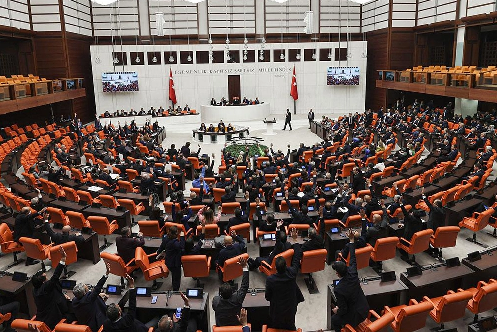 TBMM'den Fahiş Site Aidatları ve Yapı Denetiminde Köklü Değişiklik: Cumhurbaşkanı İzni Şartı