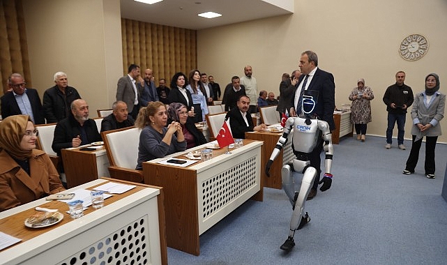 Canik Belediye Meclisi'ne CANİKMAN Damgası: Robot Üyeleri Selamladı
