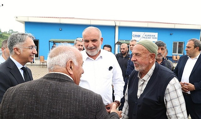 Canik Belediyesi'nin Kurban Pazarı Yoğun İlgi Görüyor: 100 Bin TL'lik Pazarlıklar