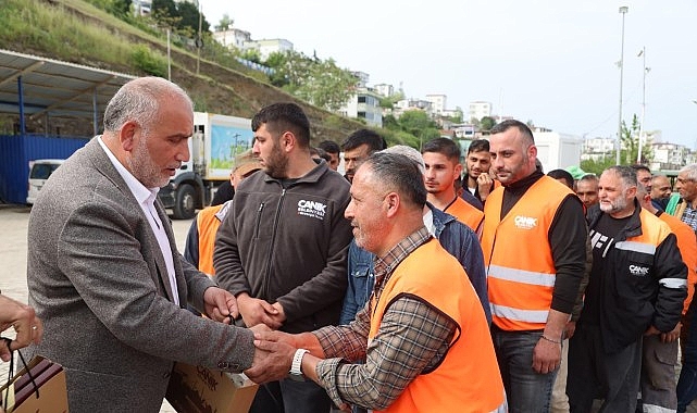 Canik'te Bayram Öncesi Sürpriz: Başkan Sandıkçı'dan Personele 5 Bin TL İkramiye
