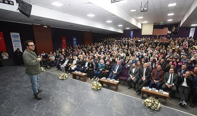 Canik'te Oytun Erbaş Fırtınası: Salonlar Yetmedi, Katılım Rekoru Kırıldı