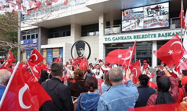 Çankaya'da 19 Mayıs Coşkusu: Parklar ve Meydanlar Bayram Yerine Döndü
