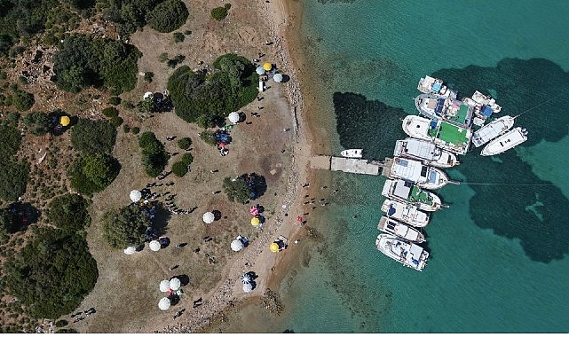 40 Yıl Sonra Yeniden: Çeşme'de Unutulan Hıdırellez Geleneği Yassıada'da Canlandı