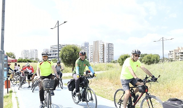 Çiğli’de İklim İçin Pedal Çevirdiler: Bisiklet Turu ve Çevre Temizliği ile Farkındalık