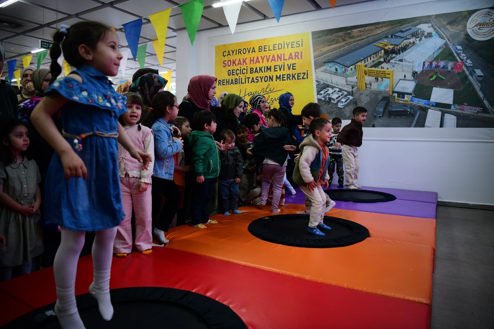 Çayırova'da Bilim Şenliği Büyük Beğeni Topladı: Miniklerden Tam Not