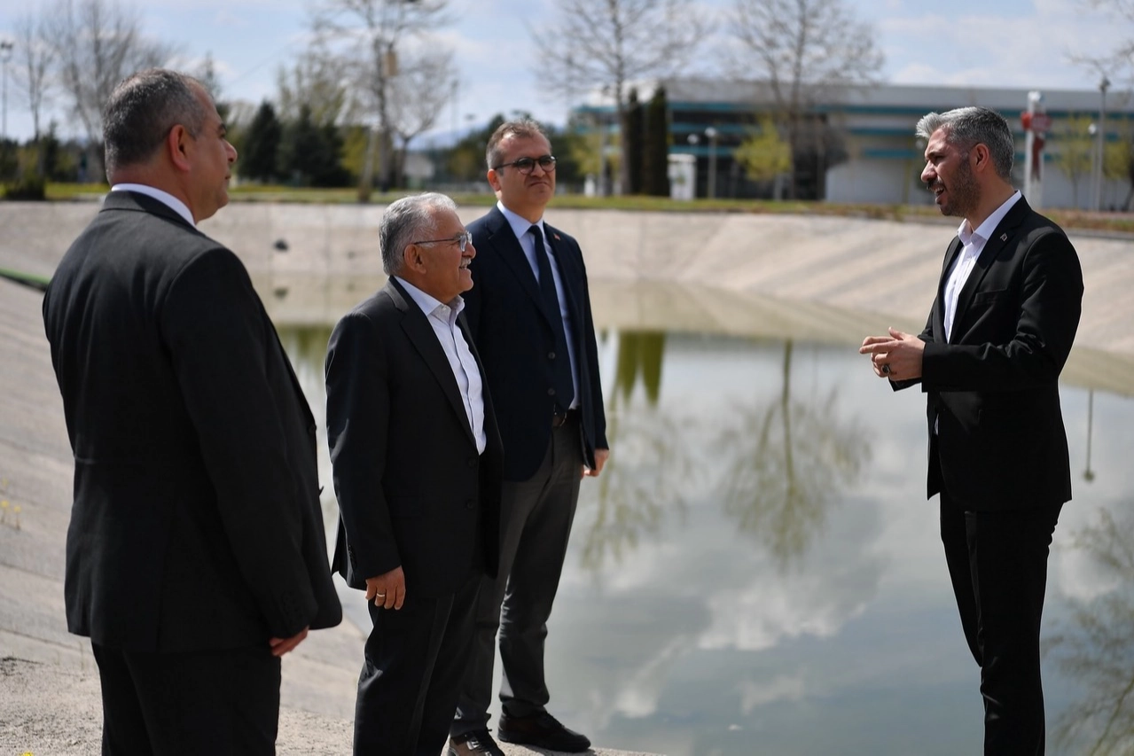 Kayseri'ye İç Anadolu'nun En Büyük Aquaparkı: 2200 Metrekare Havuz Alanı