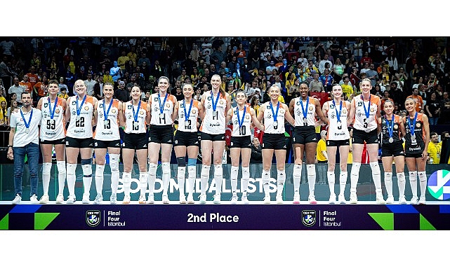 Eczacıbaşı Dynavit, Şampiyonlar Ligi'nde Gümüş Madalyayla Yetindi: VakıfBank Derbisi 3-1