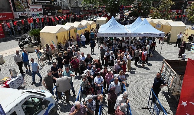 Edremit'te 2 bin ata tohumu fide ücretsiz dağıtıldı: Yoğun ilgi