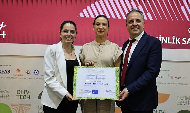 Efes Tarlası Yaşam Köyü, Avrupa Bağcılık Rotası’na Onursal Üye Seçildi