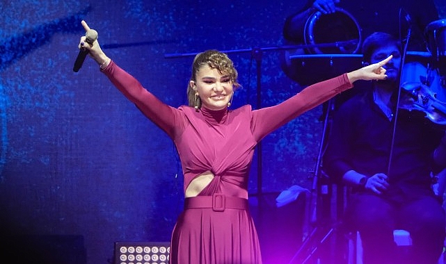 16. Uluslararası Emiralem Çilek Festivali Görkemli Açılışla Başladı: Bin Stant, 5 Ülke Katılımı
