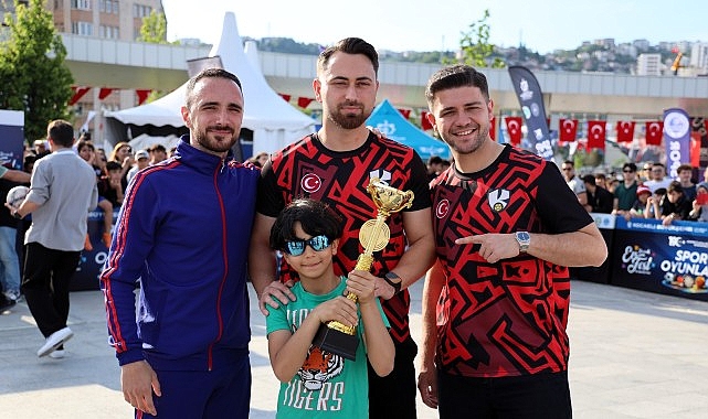 Kadim Futbol Ekibi EnFest’te Gençlerle Buluştu: Mini Maç ve Tadım Testi Heyecanı