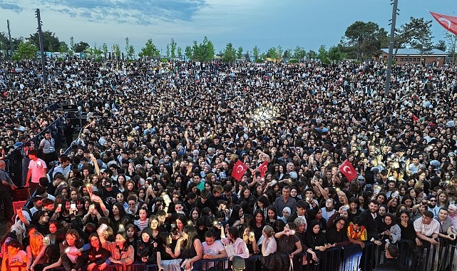 Fatma Turgut EnFest Gebze'de On Binleri Coşturdu: Unutulmaz Bir 19 Mayıs Kutlaması