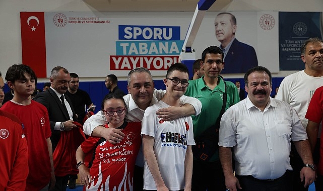 Keçiören'de Engelsiz Spor Oyunları Coşkuyla Başladı: Down Sendromlu Sporcular Sahne Aldı