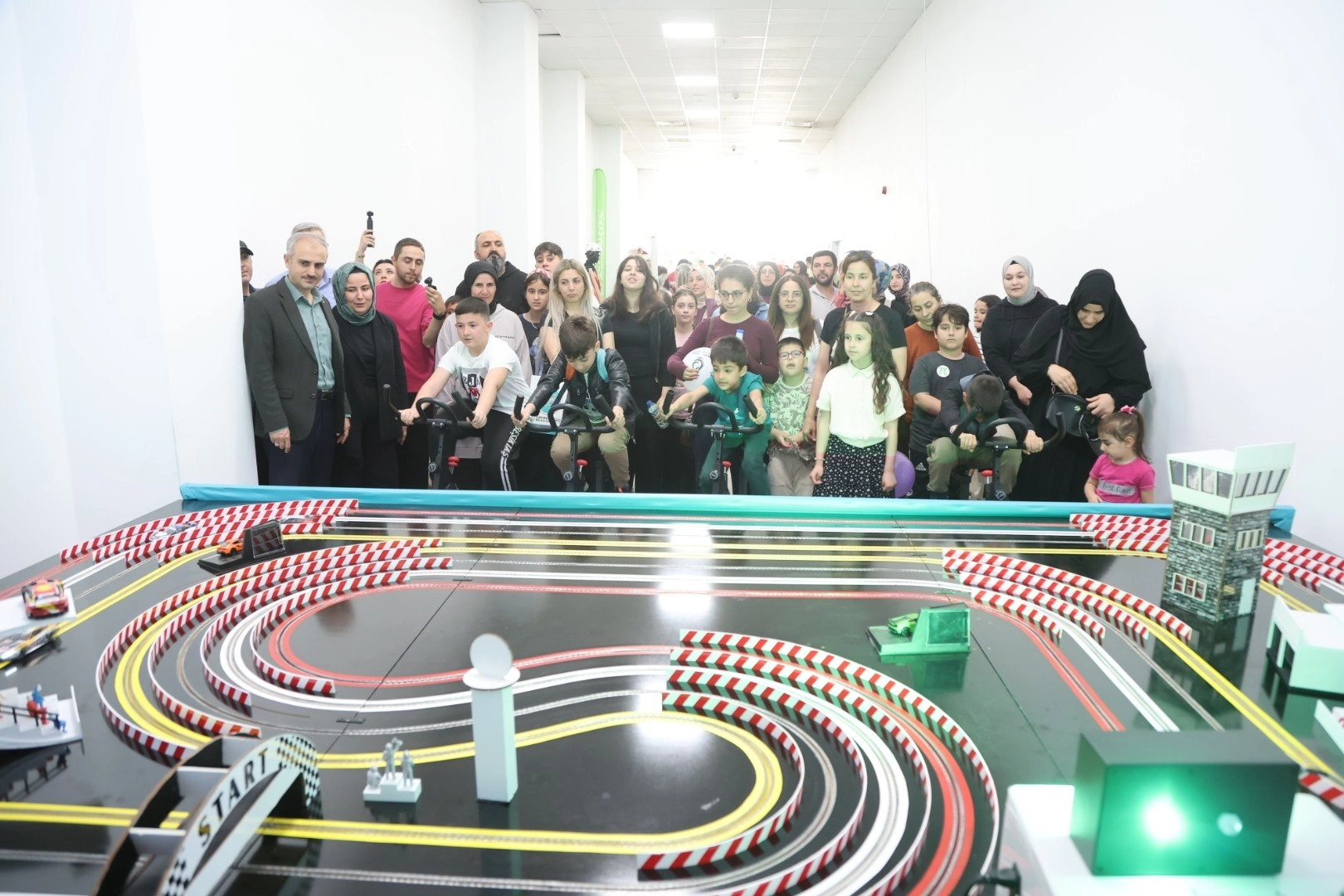 Kocaeli Çayırova’da 4 Gün Süren Bilim Şenliği 10 Binleri Ağırladı