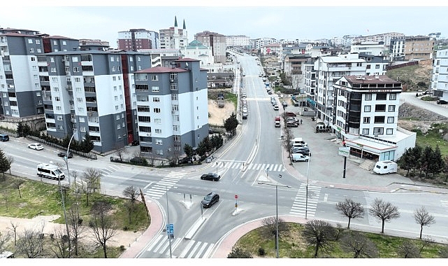 Gebze ve çevresinde 540 günde 27 bin ton asfalt: Kavşaklar yenileniyor