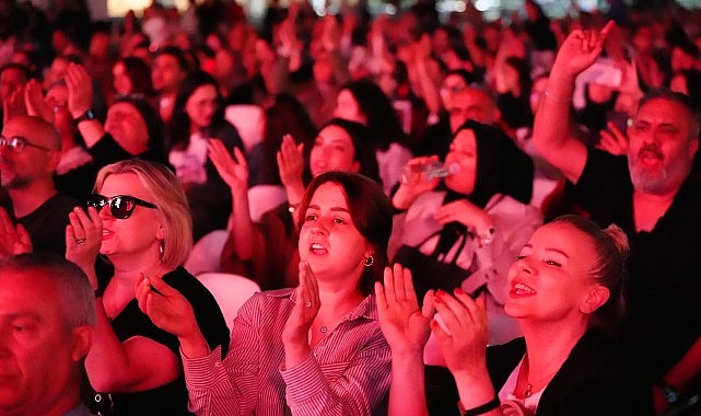 Manisa Gençlik Festivali'nde Senfoni ve Korodan Büyüleyici Performans
