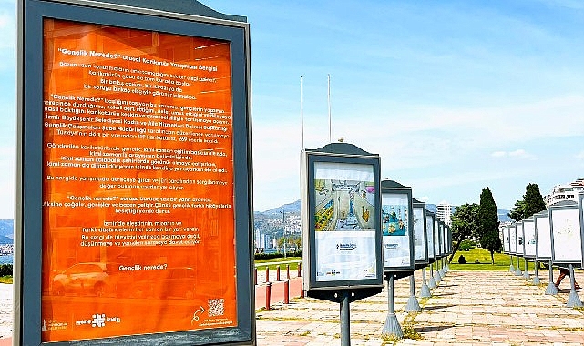 Gençliğin Sorunları ve Umutları Vasıf Çınar Meydanı'nda Karikatürle Anlatılıyor