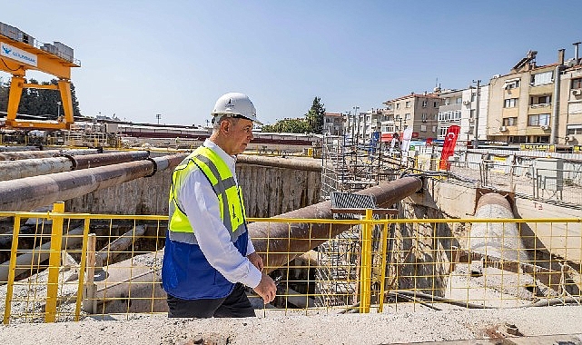 Buca Metrosu'nda 30 Metre Derinde 13,5 Kilometrelik Dev Tünel Kazısı Tamamlandı
