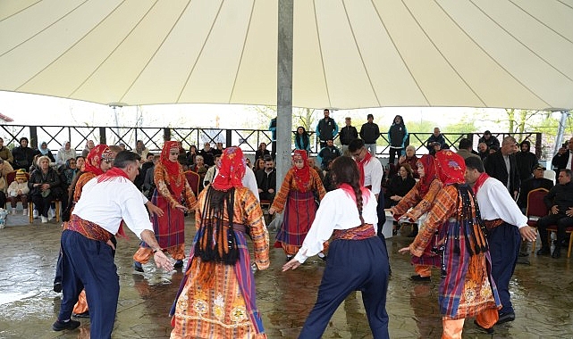 Yağmurun Bereketiyle 10. Uluslararası Hıdırellez Şenlikleri İzmit'te Başladı