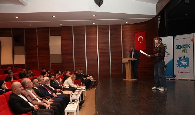 İnegöl'de Hitabet Şöleni: 17 Okuldan Öğrenci Nurettin Topçu İçin Kürsüdeydi