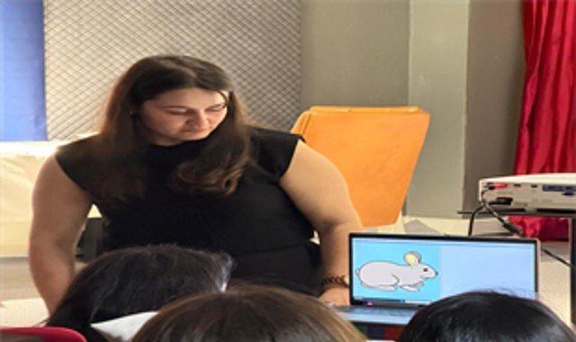 İzmir'de İletişim Engeline Son: ADİS ile Herkesin Sesi Duyulacak