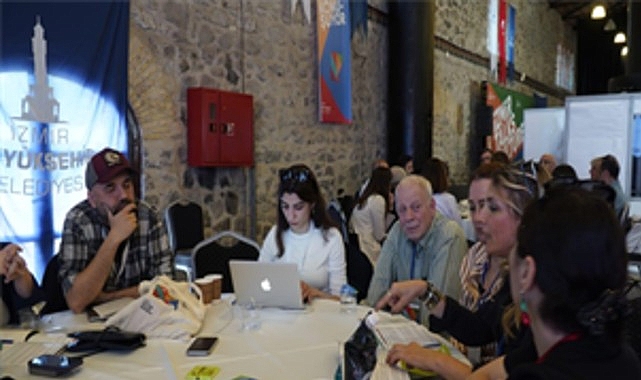 İzmir'de Kültür Politikaları Belirleniyor: 6 Temel Eksenli Taslak Masaya Yatırıldı