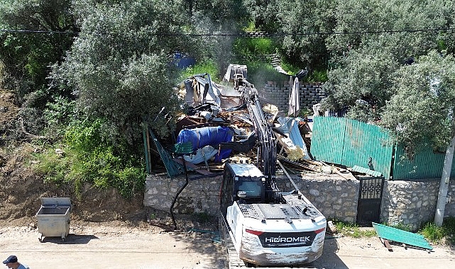 İznik'te Kaçak Yapılara Karşı Yıkım Operasyonu: Tarım Arazileri Korunuyor