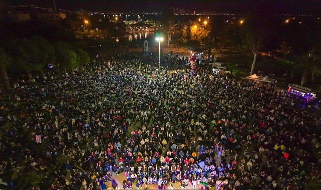 Karşıyaka'da Hıdırellez Coşkusu: Binlerce Kişi Ateşin Üzerinden Atladı
