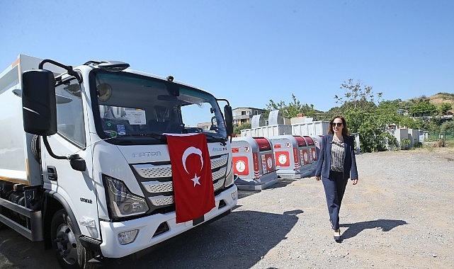 Karşıyaka'nın temizlik filosu 3 yeni kamyonla güçlendi: Hedef tertemiz bir ilçe